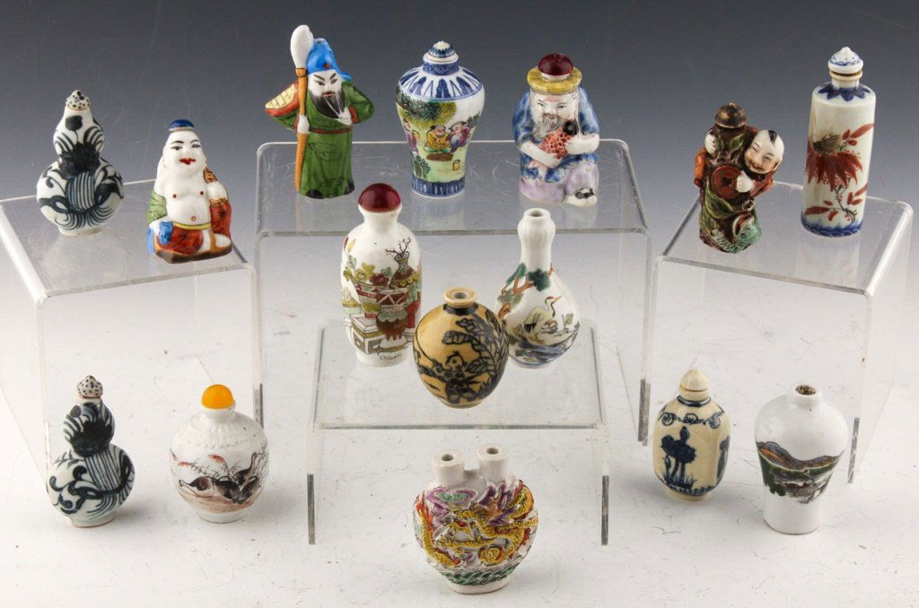 15 CERAMIC CHINESE SNUFF BOTTLES (1 of 7)