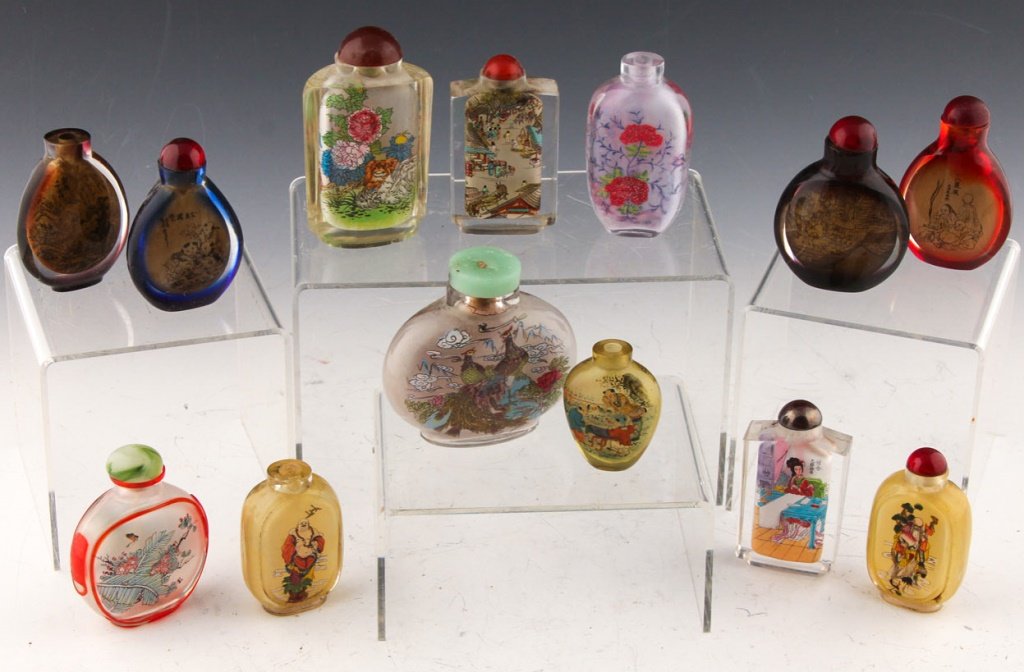 13 CHINESE REVERSE PAINTED SNUFF BOTTLES (1 of 6)