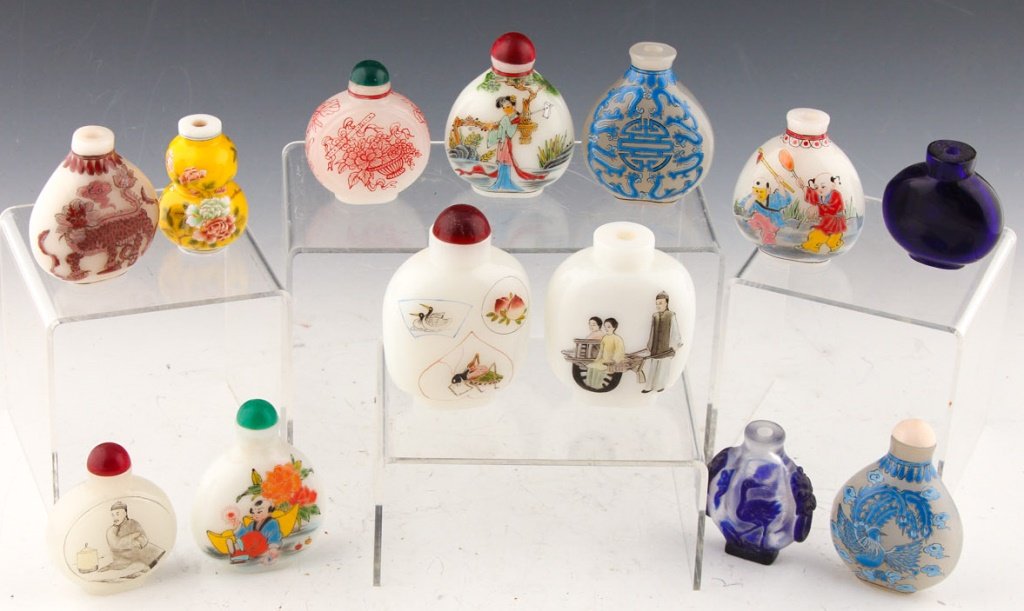 13 CHINESE PEKING GLASS SNUFF BOTTLES (1 of 6)