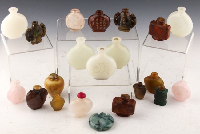 21 ASSORTED STONE CHINESE SNUFF BOTTLES (1 of 7)