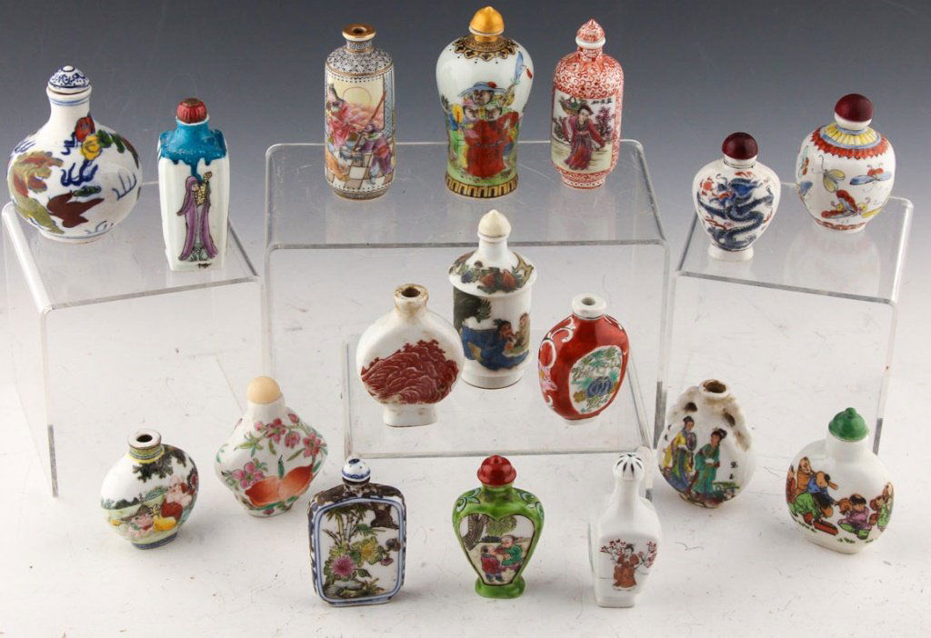 17 CHINESE PORCELAIN PAINTED SNUFF BOTTLES (1 of 6)
