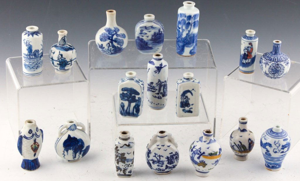 17 CHINESE BLUE & WHITE PORCELAIN SNUFF BOTTLES (1 of 6)