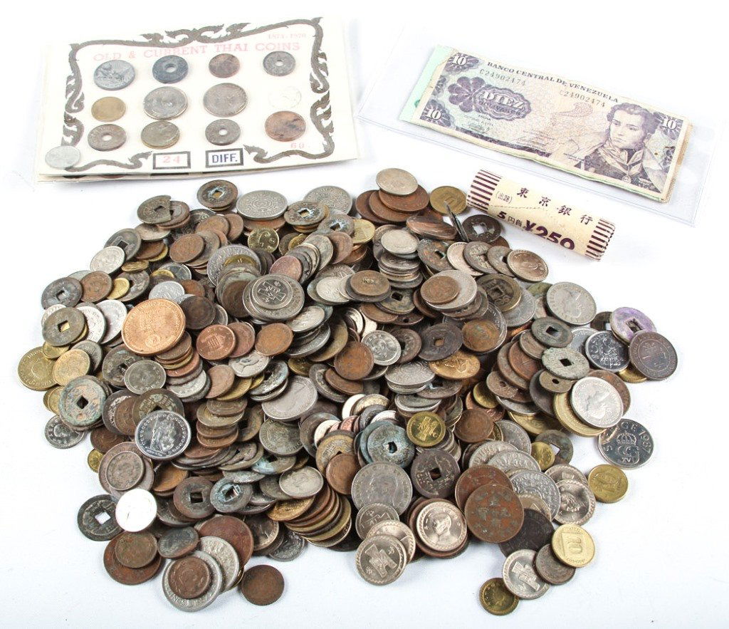 BONANZA LOT OF WORLD COINS & CURRENCY - 7LBS (1 of 6)