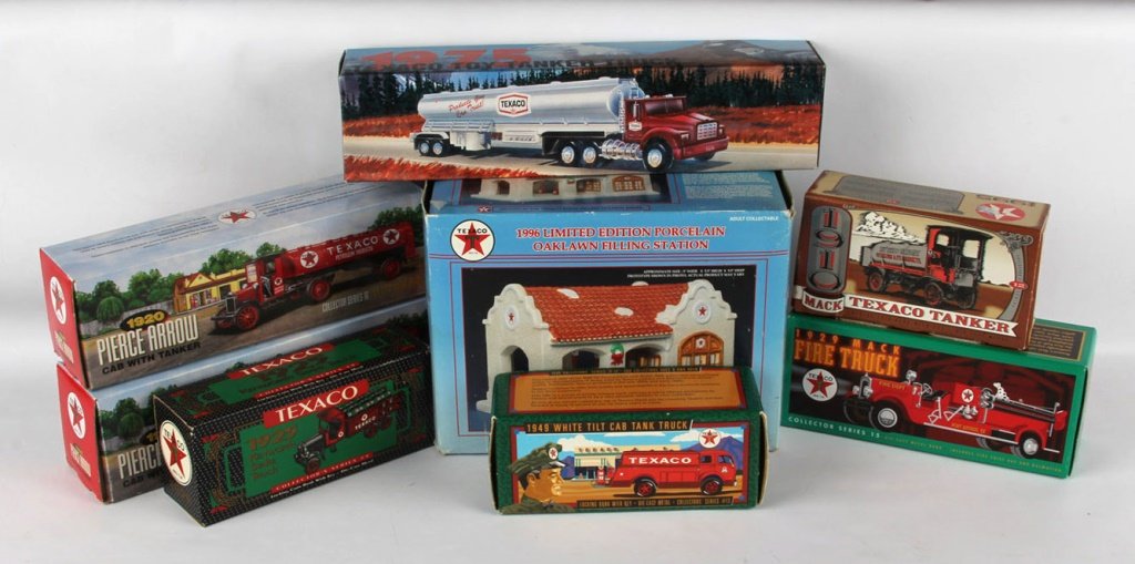 LOT OF 8 TEXACO MODEL CARS & PIECES: LOT OF 8 TEXACO MODEL CARS & PIECES Includes: 1975 Texaco Toy Tanker Truck, 1925 Kenworth Stake Truck, 1949 White Tilt Cab Tank Truck, (2) 1920 Pierce Arrow Cab with Tanker, 1910 Texaco Tanker, 1929 M