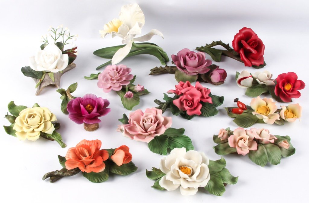12 CAPODIMONTE PORCELAIN FLOWERS (1 of 7)