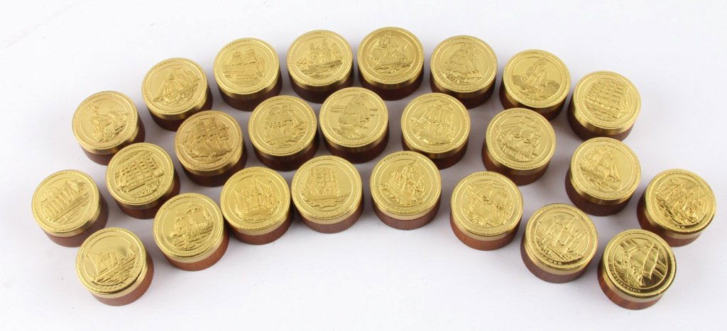 FRANKLIN MINT THE GREAT SAILING SHIPS COLLECTION: FRANKLIN MINT THE GREAT SAILING SHIPS COLLECTION Includes 25 boxes of "The Great Sailing Ships" collection. Each box comes with a pamphlet. Shipping / Pickup: We Can Ship This Item Lot Location: #1 -