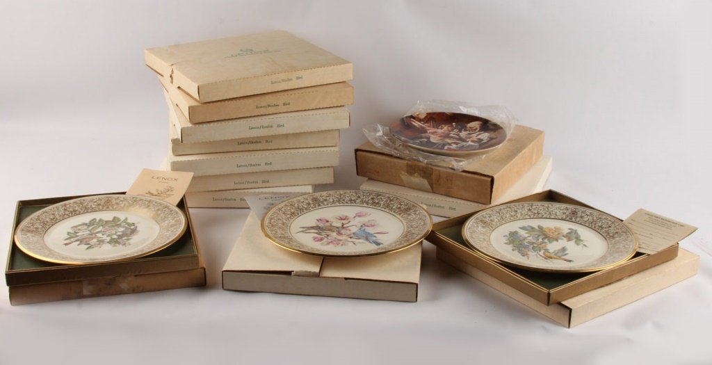 LOT OF 12 LENOX & NORMAN ROCKWELL COLLECTOR PLATES: LOT OF 12 LENOX & NORMAN ROCKWELL COLLECTOR PLATES Lot of 12 collector plates, includes: Lenox based on designs by Boehm--Mockingbirds, Cardinal, American Redstart, Mountain Bluebirds, Robin, The Medo
