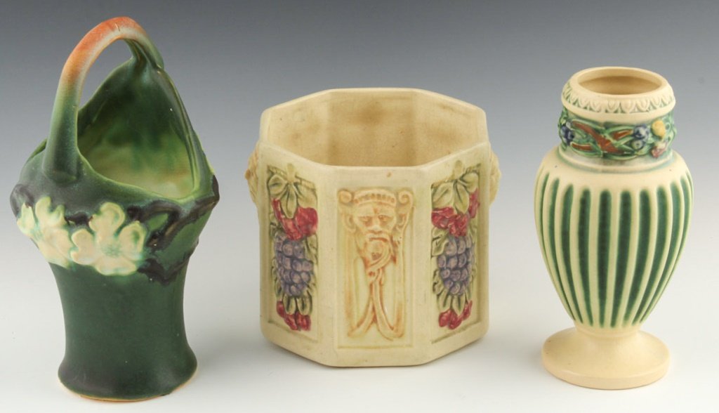 LOT OF 3 ROSEVILLE POTTERY PIECES DONATELLO (1 of 7)