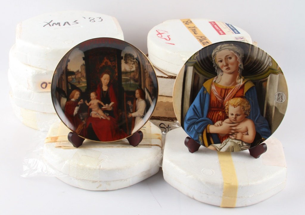 LOT OF TEN INTERNATIONAL MUSEUM CHRISTMAS PLATES (1 of 4)
