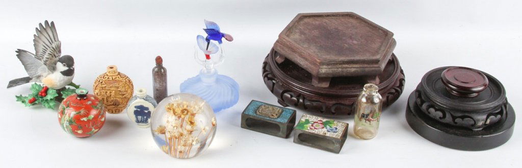 ASIAN ESTATE LOT-SNUFF BOTTLES BASES & PAPERWEIGHT (1 of 7)