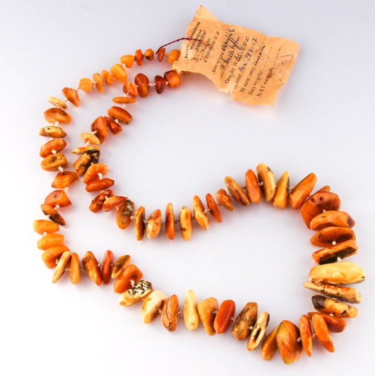 LADIES BALTIC BUTTERSCOTCH AMBER NECKLACE (1 of 3)