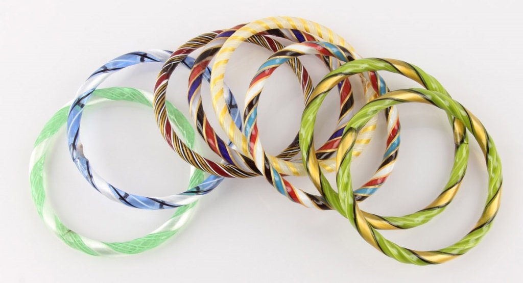 LOT OF EIGHT HAND-BLOWN GLASS BRACELETS (1 of 3)