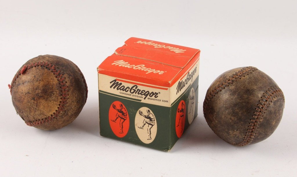 LOT OF THREE BASEBALLS 1930S & 1950S (1 of 4)