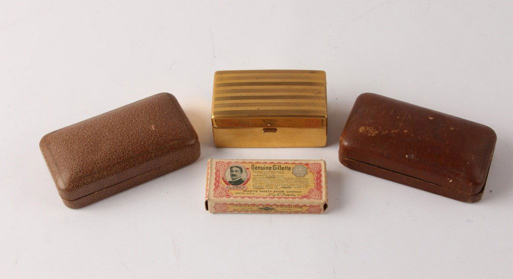 MIXED LOT OF 4 GILLETTE DOUBLE EDGE SAFETY RAZORS (1 of 6)