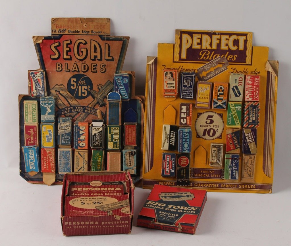 LOT OF 4 CARDBOARD MIXED RAZOR BLADE DISPLAY ITEMS (1 of 4)