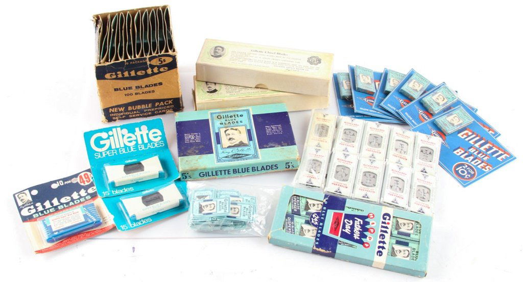 LARGE LOT OF GILLETTE SAFETY RAZOR BLADE PACKETS (1 of 8)