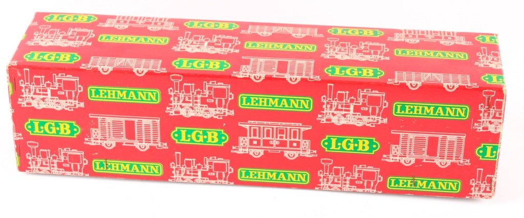 LGB TRAINS 4066 FLAT CAR WITH LOG LOAD AND STAKES: LGB TRAINS 4066 FLAT CAR WITH LOG LOAD AND STAKES Includes original box. Shipping / Pickup: We Can Ship This Item Lot Location: #1 - Manor's Gallery