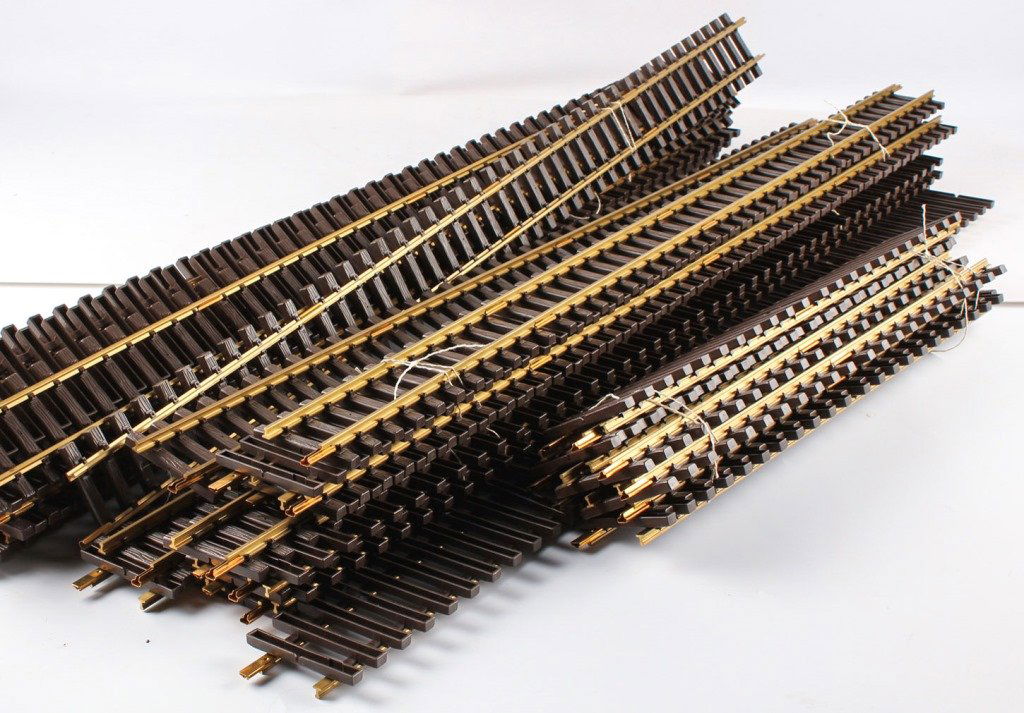 BOX LOT OF MIXED LGB TRACKS (1 of 3)