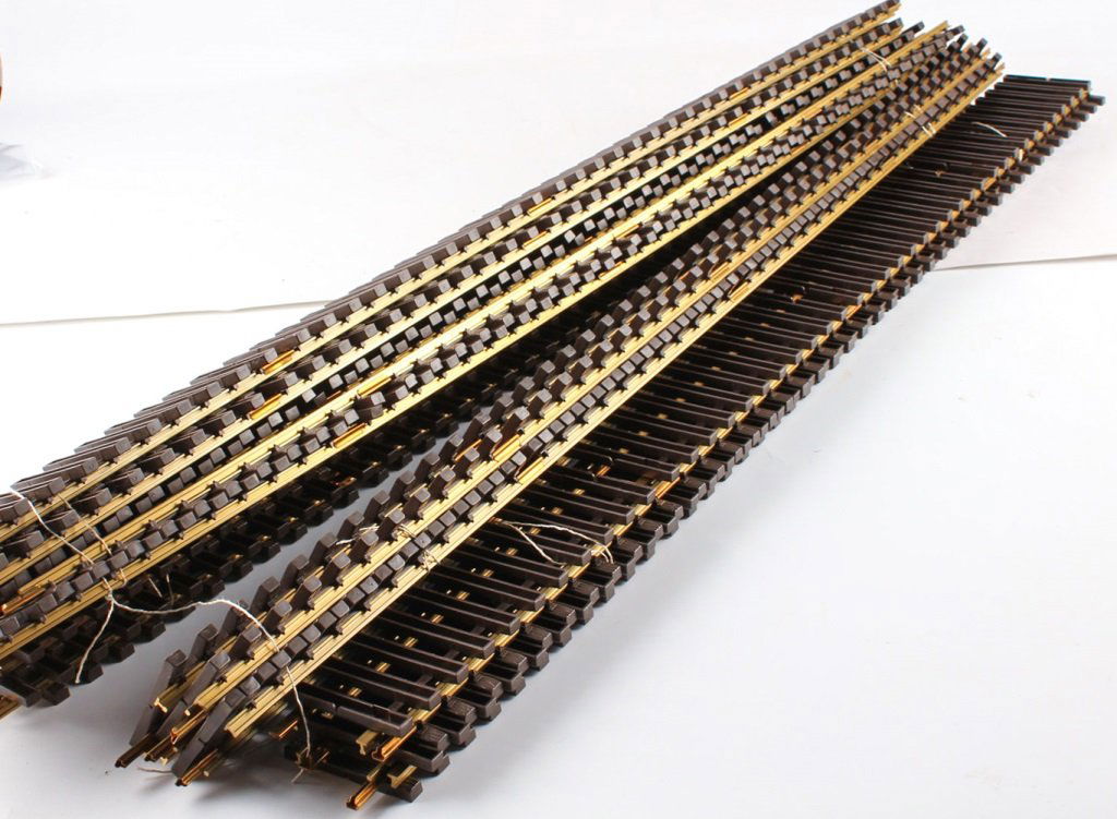 BOX LOT OF MIXED LGB TRACKS (1 of 3)