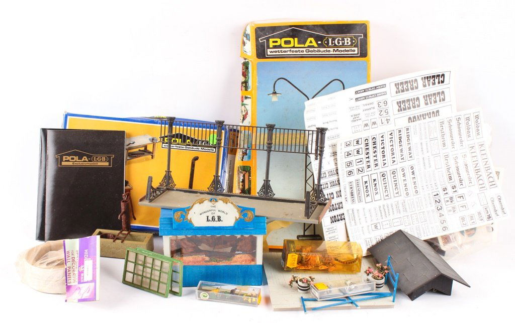 LARGE MIXED LOT OF TRAIN ACCESSORIES LGB AND MORE (1 of 4)