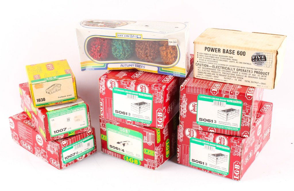 LOT OF LGB TRAIN ACCESSORIES (1 of 4)