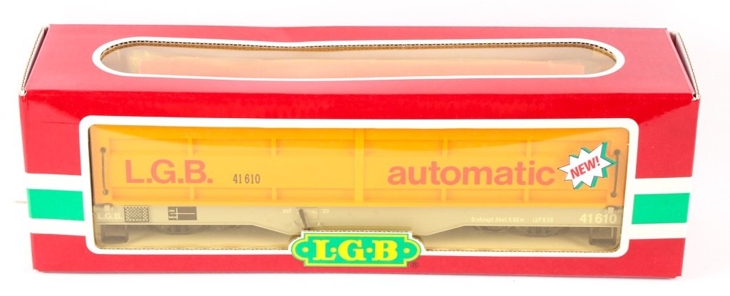 LGB TRAINS YELLOW OPPERATING DUMP CAR 41610: LGB TRAINS YELLOW OPPERATING DUMP CAR 41610 Includes original box. Shipping / Pickup: We Can Ship This Item Lot Location: #1 - Manor's Gallery