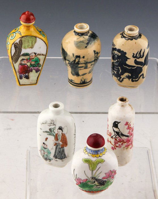 19 CHINESE PORCELAIN PAINTED SNUFF BOTTLES (1 of 6)