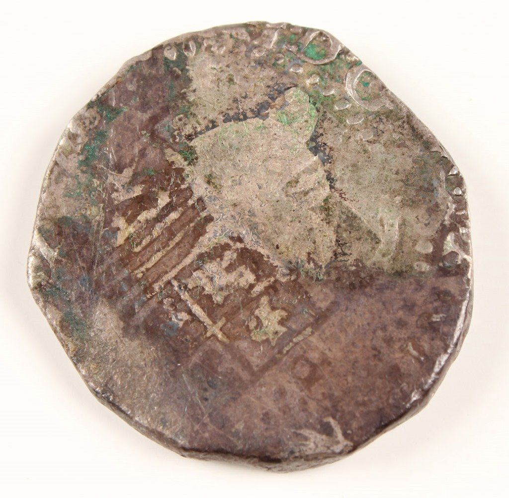 1572-1652 LIMA / POTOSI MINT SPANISH COB 8 REALES: 1572-1652 LIMA / POTOSI MINT SPANISH COB 8 REALES Lima / Potosi mint Silver Spanish Cob 8 reales coin with the "Shield Type" obverse. Minted some time between 1572 - 1652. 36 mm. Slight glue residue o