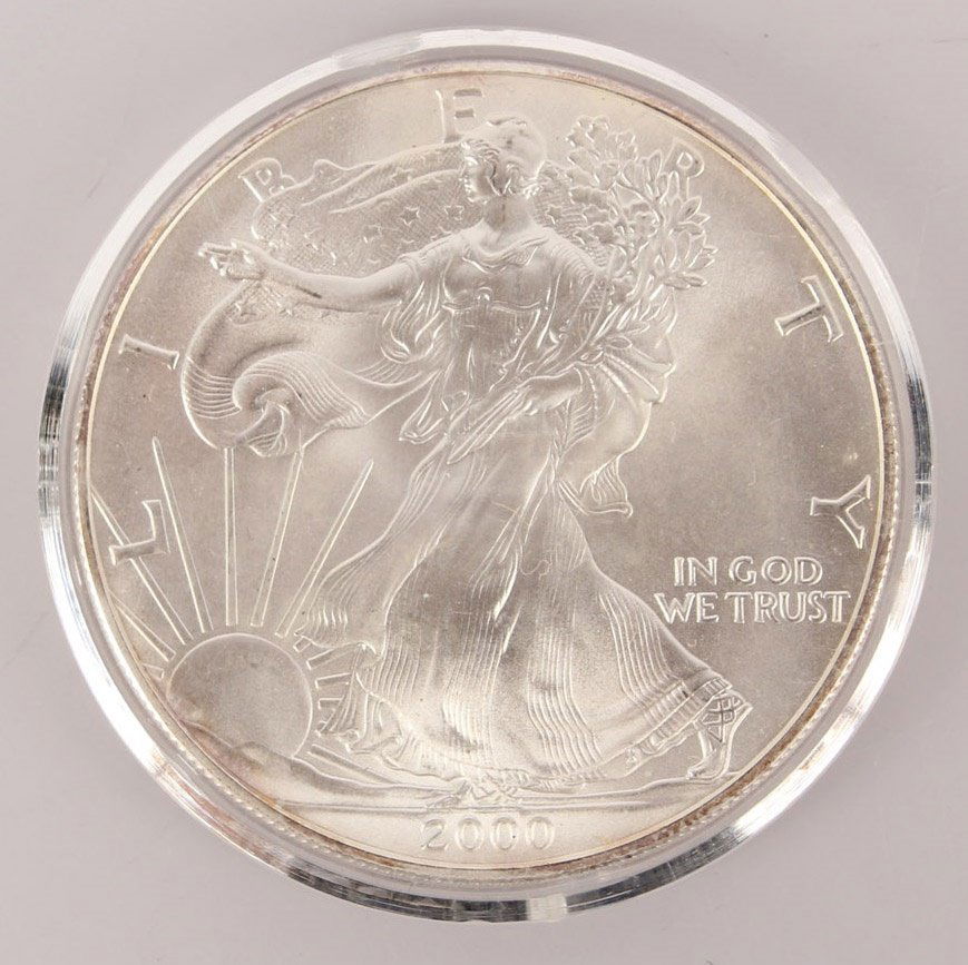 2000 UNCIRCULATED ONE OUNCE SILVER EAGLE (1 of 2)