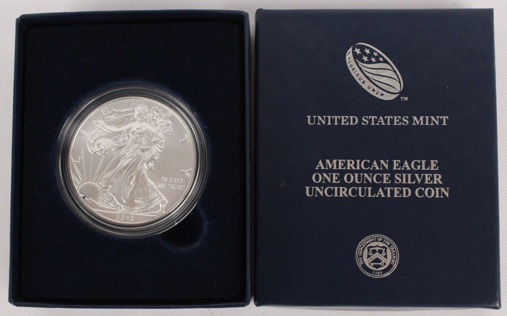 2013 UNCIRCULATED ONE OUNCE SILVER EAGLE W/ BOX (1 of 2)