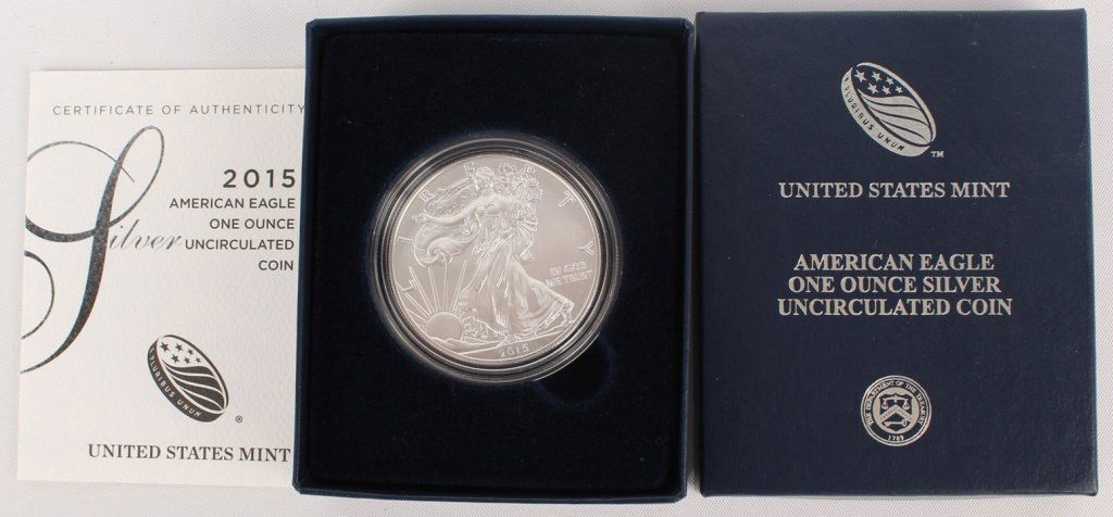 2015 UNCIRCULATED ONE OUNCE SILVER EAGLE W/ BOX (1 of 2)