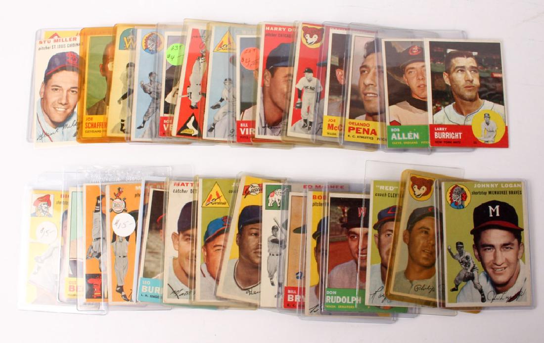 LOT OF 30 MIXED TOPPS BASEBALL CARDS 1955-1963 (1 of 7)
