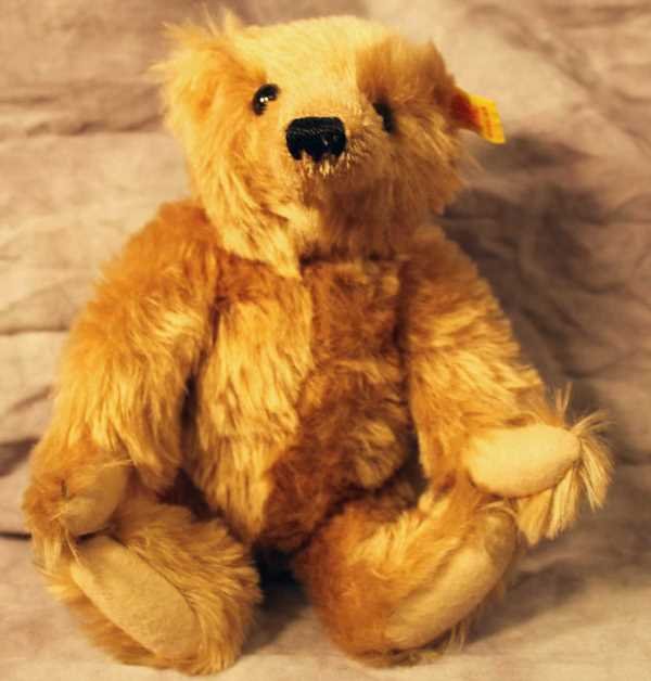 Steiff Bear: Steiff Brown Bear, 0151/25