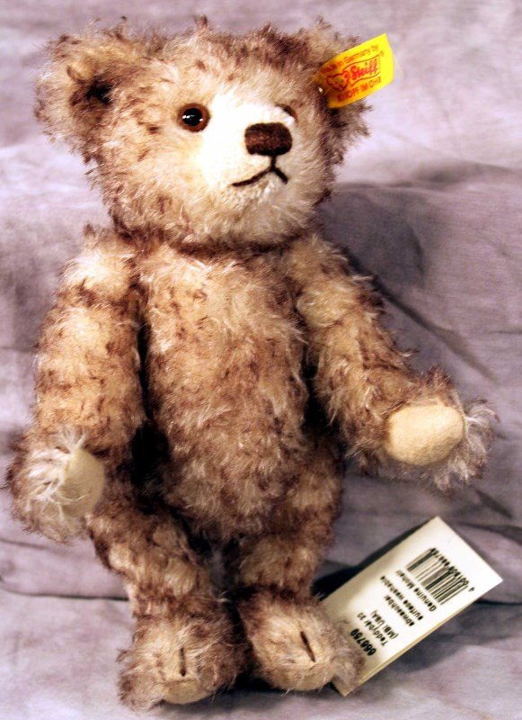 Steiff Bear: Steiff Bear 666759, Mini Happy Danbury Mint USA, brown tipped, 20, 2002