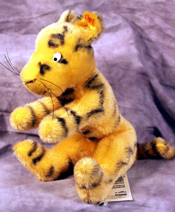 Steiff Bear: Steiff Bear " Tigger" No. 666629, 21 cm