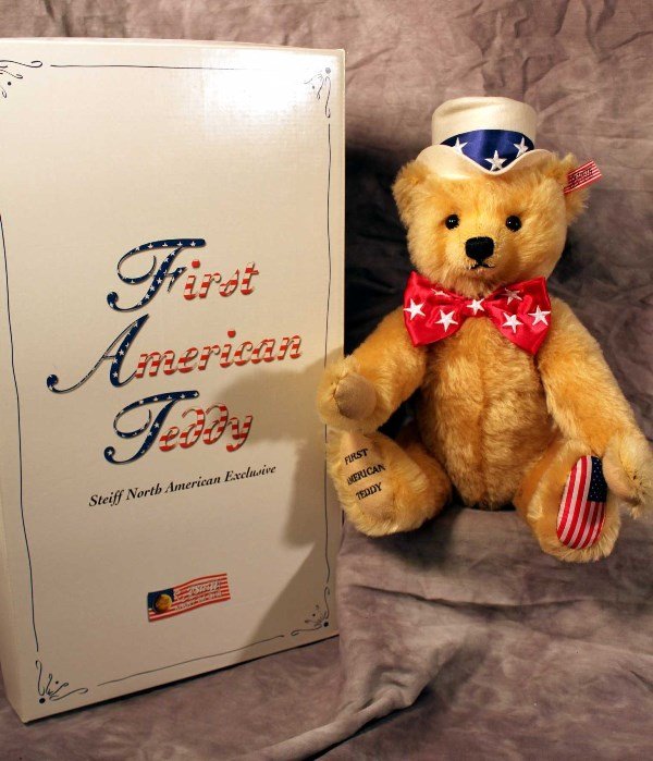 Steiff Bear: Steiff Bear L. Ed. "All American Bear" 2003, No. 667183, 2250/5000 38cm, in original box