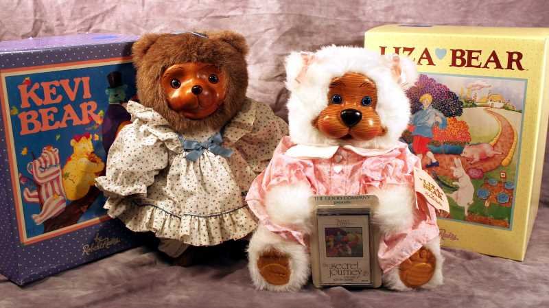Raikes Bear: Set of (2) Robert Raikes L. Ed. Bears- (1) 1st Edition 1985 "Chelsea" 7002/7500 (not original box) and (2) 1989 Liza Bear 6062/10000 in the original box