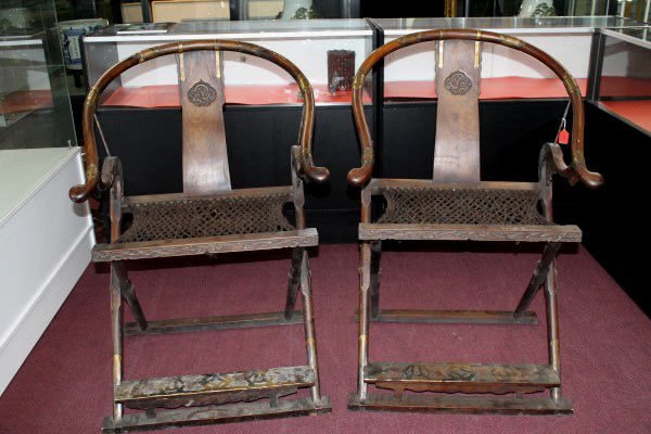 Pair of Huanghuali Folding Hunters Chairs: Size: 41"H