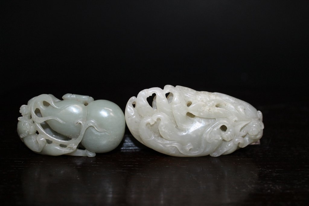 Lot of 2 Old Jade Pendants (1 of 2)