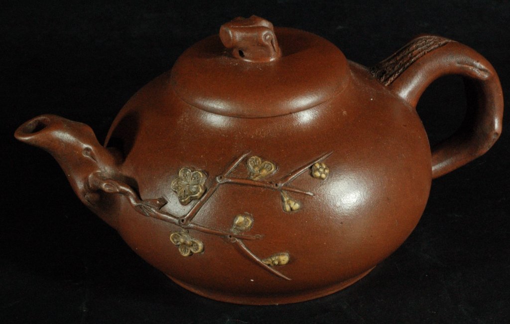 Chinese Tea Pot: Size: 3 1/2" T x 7" W