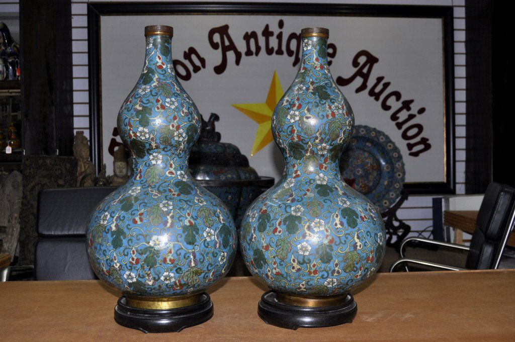 A 17th C. Chinese Cloisonne Double Gourd Vase (1 of 4)