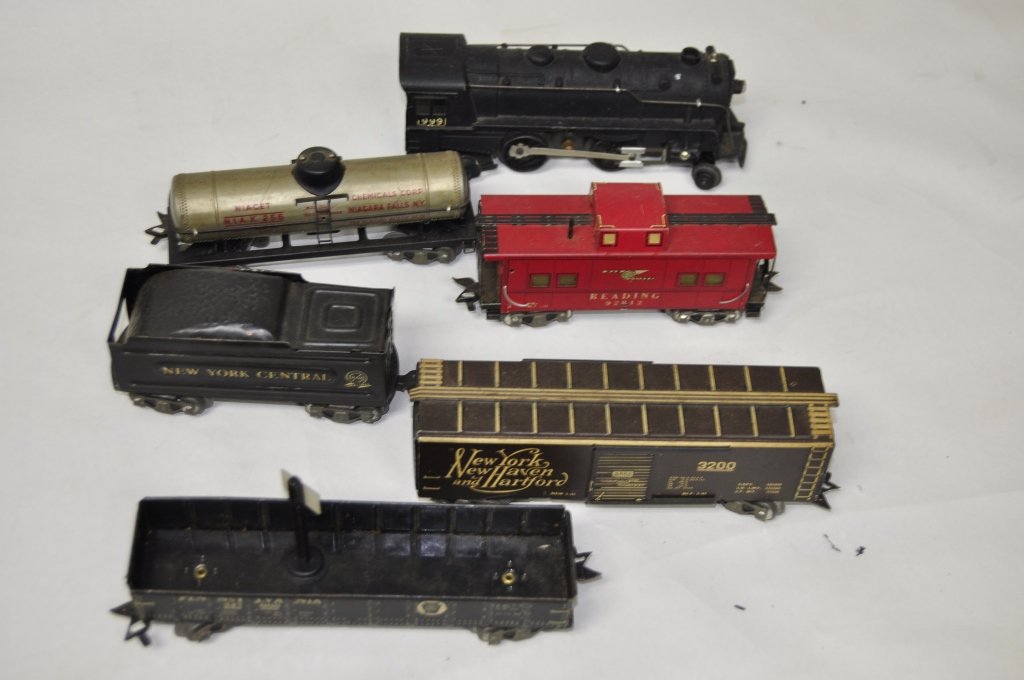 A Louis Marx "Stream Line" Electric Toy Train Set: In original box.