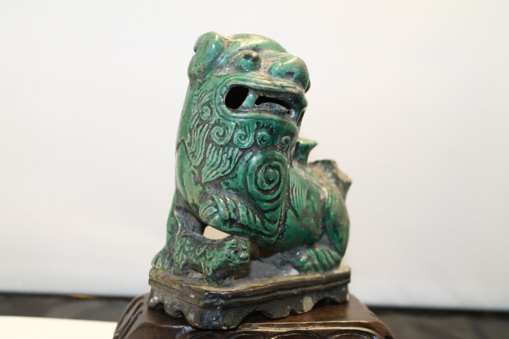 Green Enamel Fu Lion: Size: 5" H