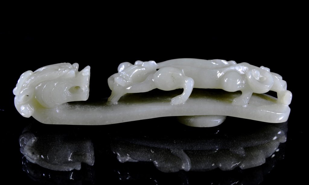 A Chinese Carved Jade Belt Hook (1 of 2)