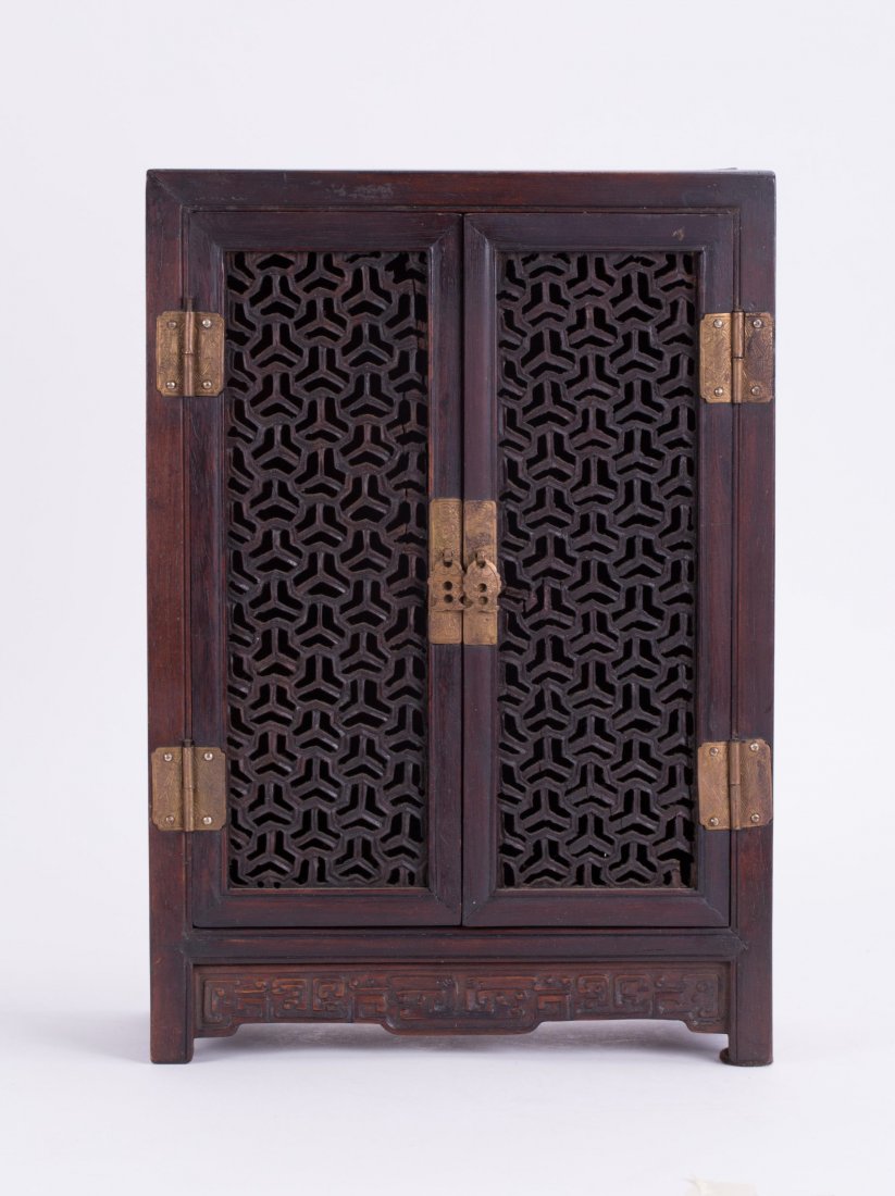 CHINESE HARDWOOD CURIO CABINET (1 of 5)