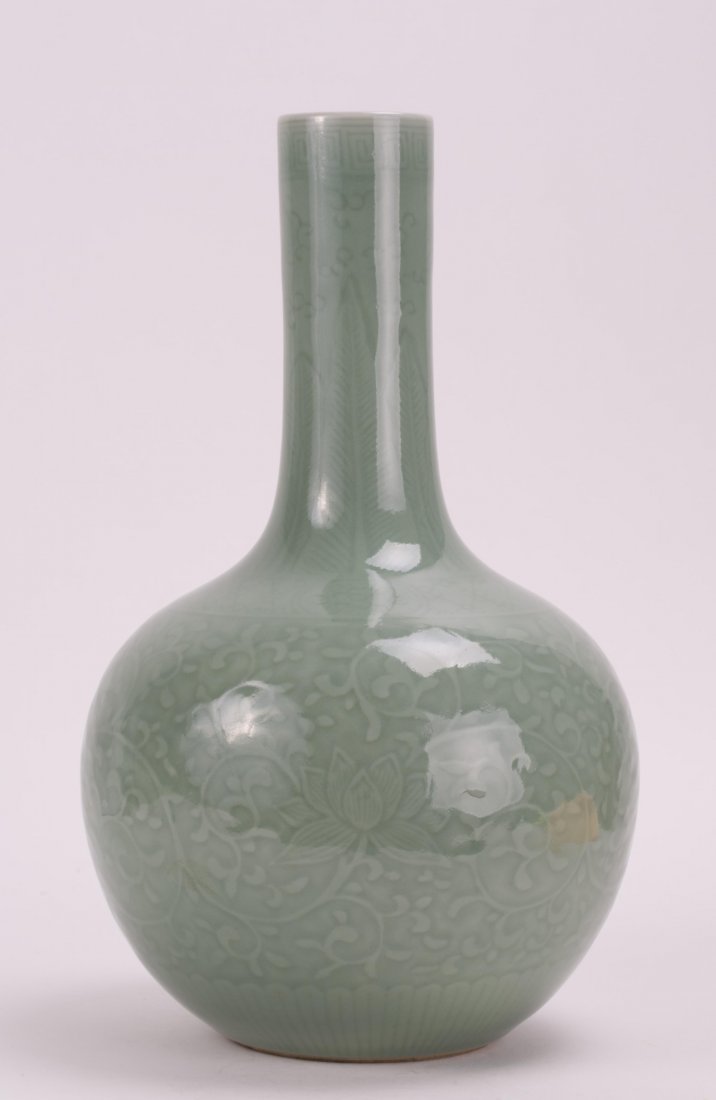 CHINESE CELADON BOTTLE NECK VASE (1 of 8)