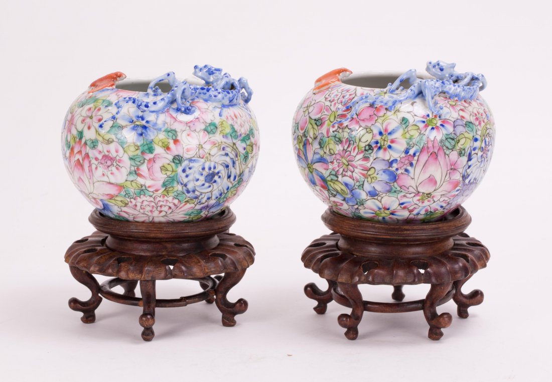 PAIR OF CHINESE MILIFLORAL PORCELAIN BOWLS (1 of 7)