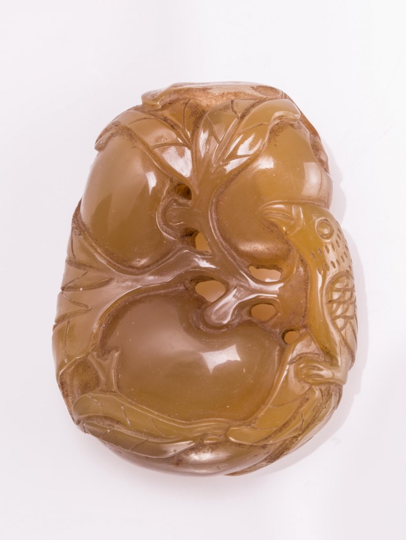 CHINESE AGATE PENDANT, BIRD ON FRUIT (1 of 6)