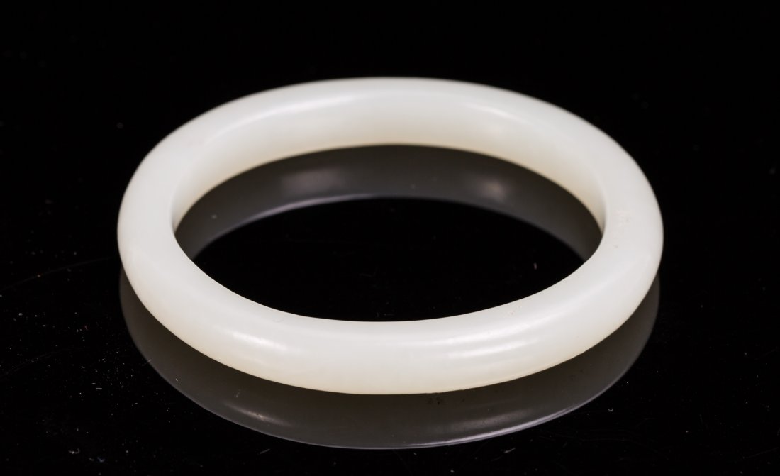 CHINESE WHITE JADE BANGLE (1 of 4)