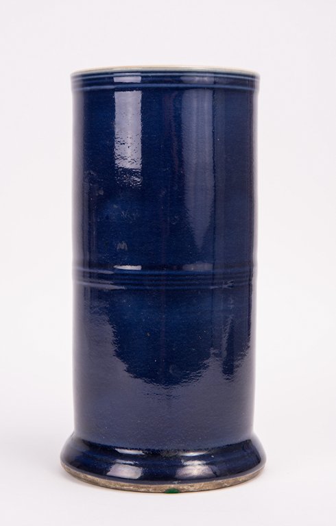 CHINESE 18TH CENTURY BLUE MONOCHROME VASE (1 of 3)
